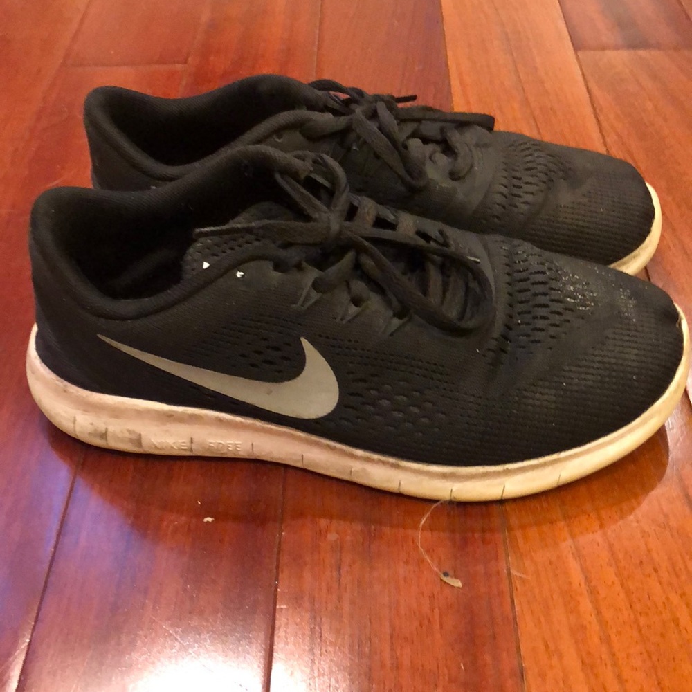 Nike free run youth size 4